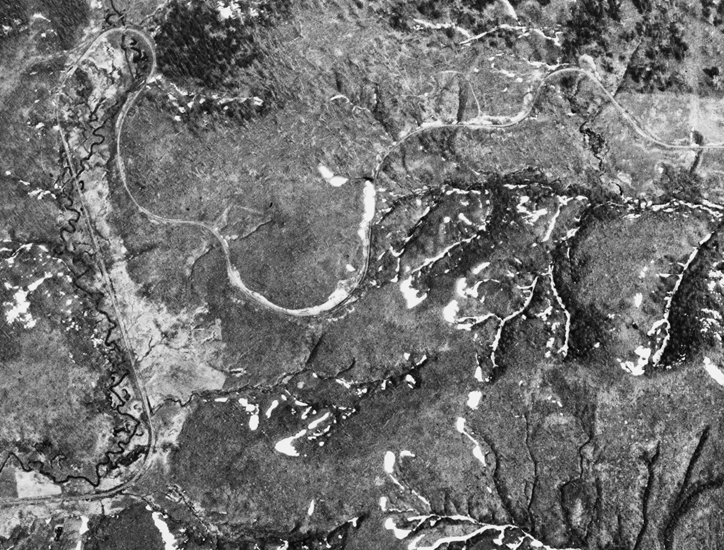 中頓別町字岩手・枝幸町歌登毛登別の空中写真。昭和23年5月7日、米軍撮影（角度補正）。