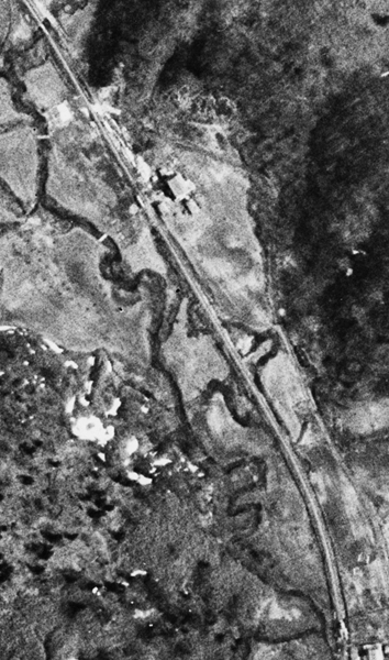 枝幸町歌登毛登別の空中写真。昭和23年5月7日、米軍撮影（角度補正）。