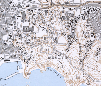 2万5千分の1地形図「室蘭」（平成18年更新）を約1.6倍に拡大。