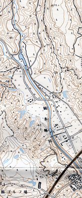 2万5千分の1地形図「錦岡」（平成12年修正測量）を約0.85倍に縮小。
