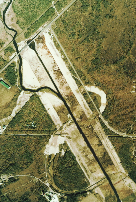 国土地理院「地図・空中写真閲覧サービス」より。